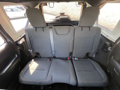 Used 2025 Jeep Wrangler Sport S image 37