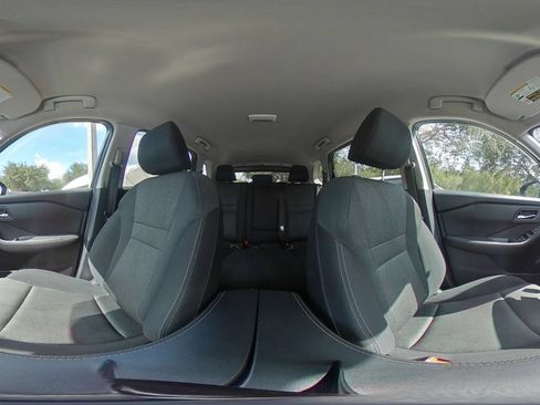 Used 2025 Nissan Rogue SV FWD image 38