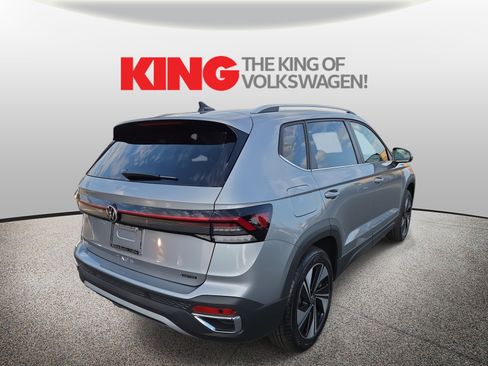 New 2025 Volkswagen Taos SE image 7
