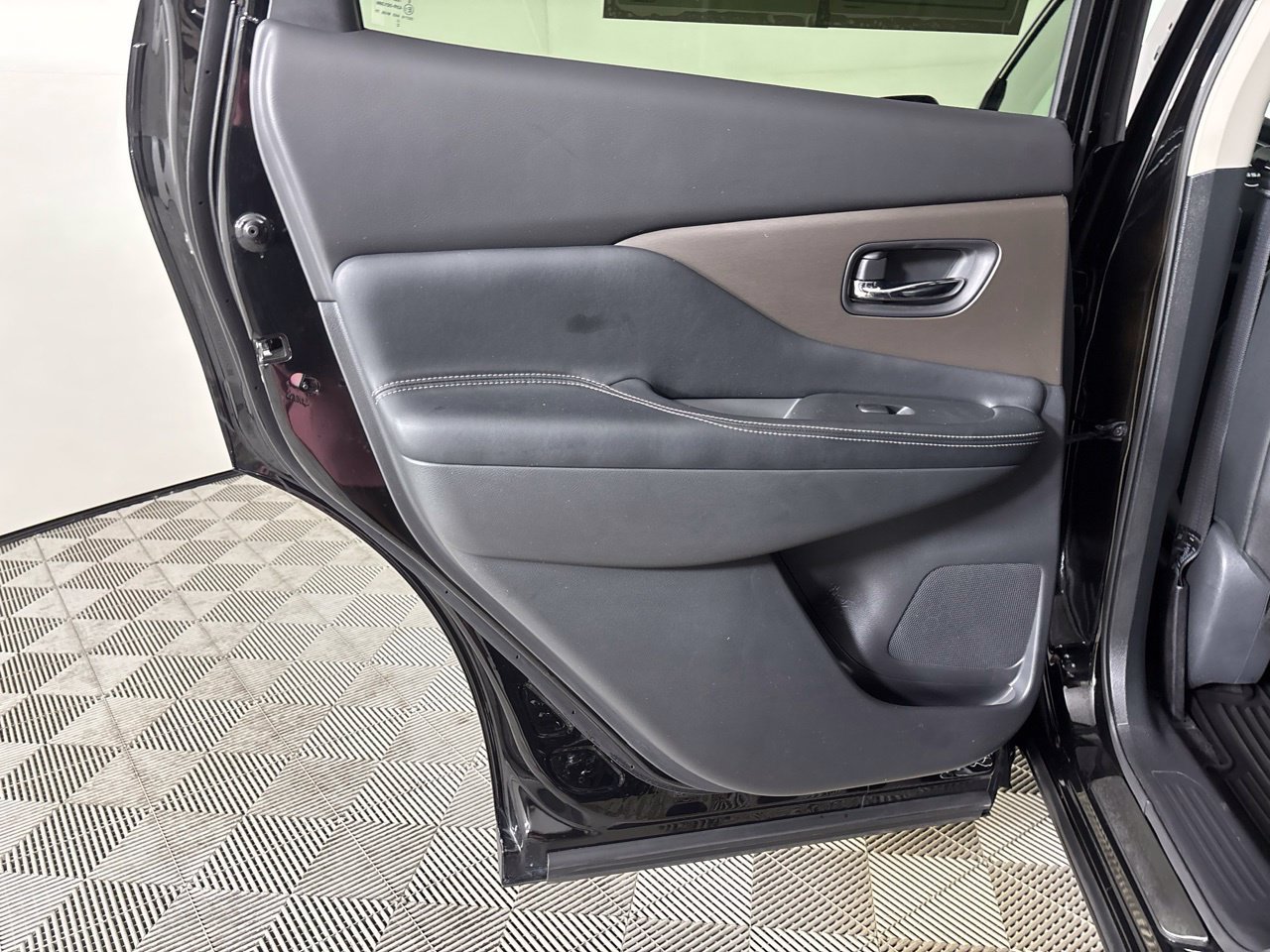 Used 2023 Nissan Murano SV w/ SV Midnight Edition Package AWD/4WD image 22