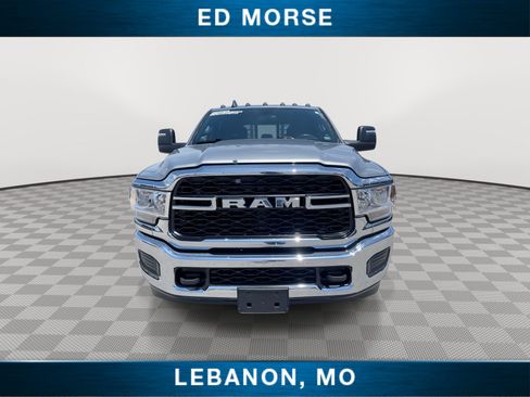 Used 2024 RAM 2500 Tradesman w/ Chrome Appearance Group AWD/4WD image 3
