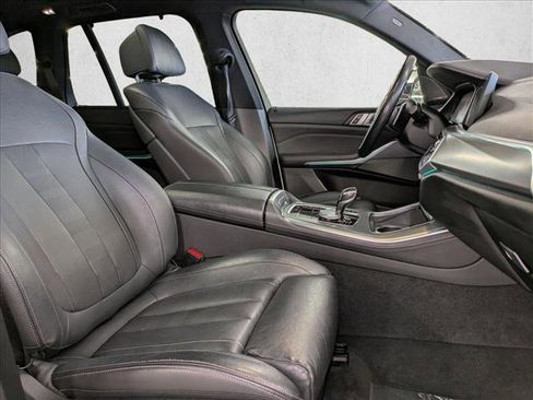 Used 2019 BMW X5 xDrive50i w/ Executive Package image 22