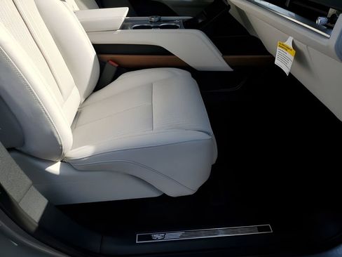 New 2026 Cadillac Vistiq Luxury AWD/4WD image 17