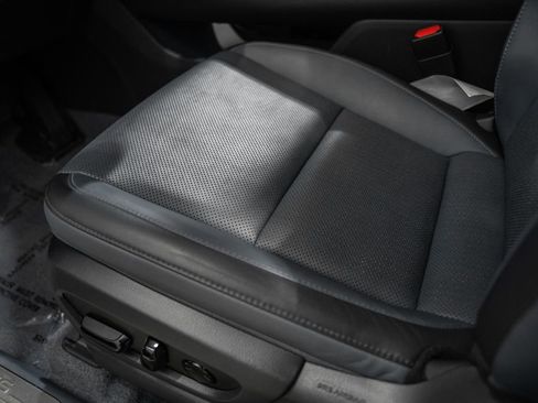 Used 2023 Lexus RZ 450e Premium w/ Technology Package image 33