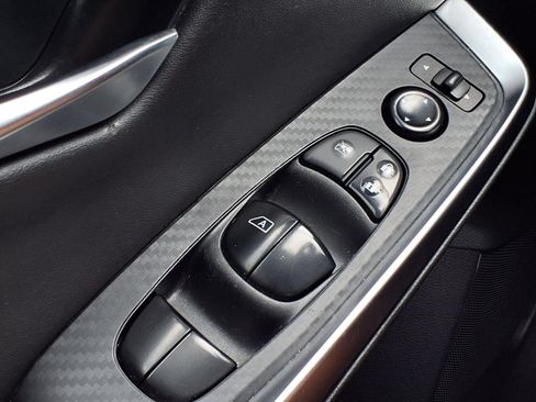 Used 2025 Nissan Sentra SR w/ Midnight Edition FWD image 8