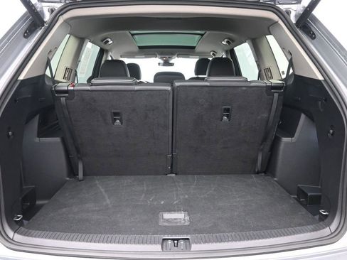 Used 2025 Volkswagen Atlas SEL AWD/4WD image 24
