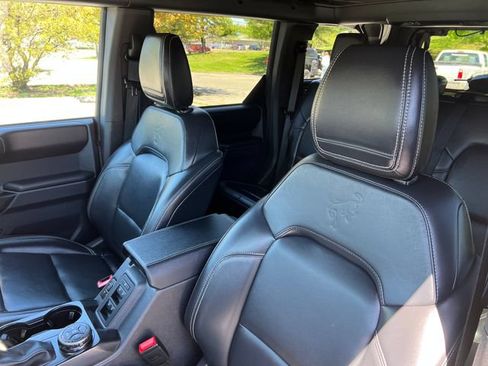 Used 2025 Ford Bronco Outer Banks AWD/4WD image 19