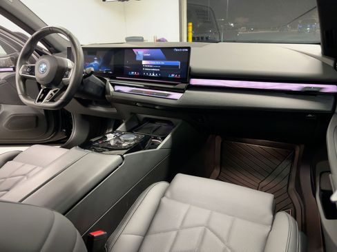 Certified 2025 BMW i5 xDrive40 w/ M Sport Package image 29