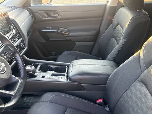 Certified 2024 Nissan Pathfinder SV FWD image 41