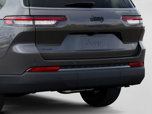 New 2026 Jeep Grand Cherokee L 4WD image 13
