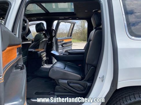 Used 2022 Jeep Grand Wagoneer Series III w/ Rear Seat Video Group 1 AWD/4WD image 42