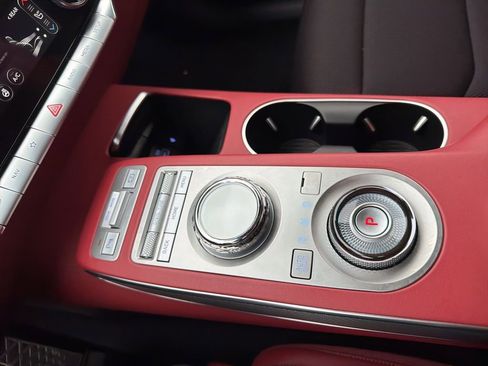 Used 2025 Genesis GV70 3.5T Sport image 36