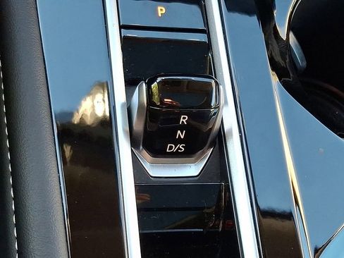 Used 2025 Volkswagen Atlas SEL Premium R-Line image 18