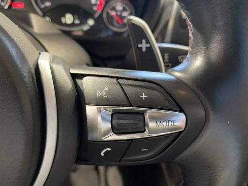 Used 2016 BMW M4 Convertible image 20