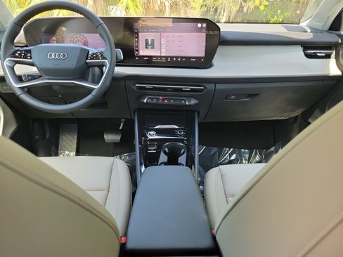New 2026 Audi Q3 quattro 2.0T AWD/4WD image 14