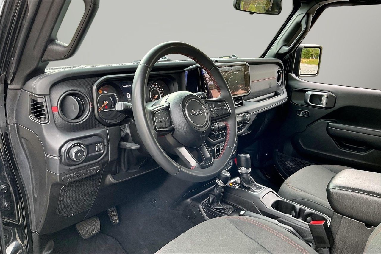 Certified 2024 Jeep Wrangler Unlimited Rubicon AWD/4WD image 18