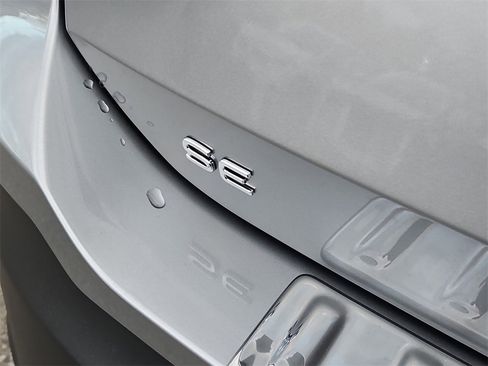 New 2025 Volkswagen Tiguan SE image 6