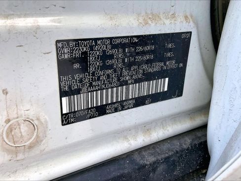 Used 2021 Toyota Venza LE image 30