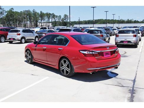 Used 2017 Honda Accord Sport image 8