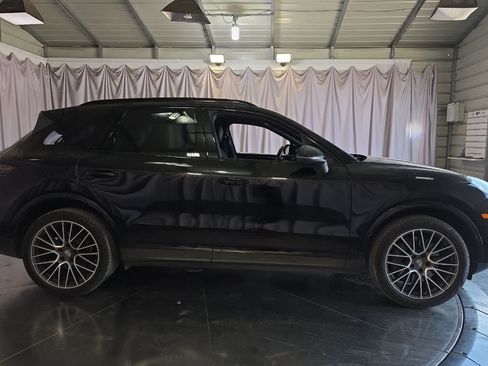 Used 2019 Porsche Cayenne S AWD/4WD image 9