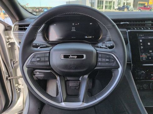 Certified 2024 Jeep Grand Cherokee L Laredo image 17