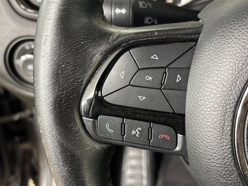 Used 2016 Jeep Renegade Latitude AWD/4WD image 19