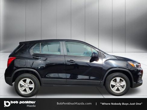 Used 2020 Chevrolet Trax LS image 23