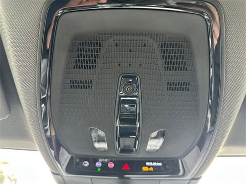 New 2026 Cadillac Optiq Luxury 1 image 17