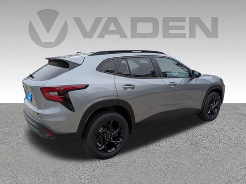 New 2026 Chevrolet Trax LT image 24