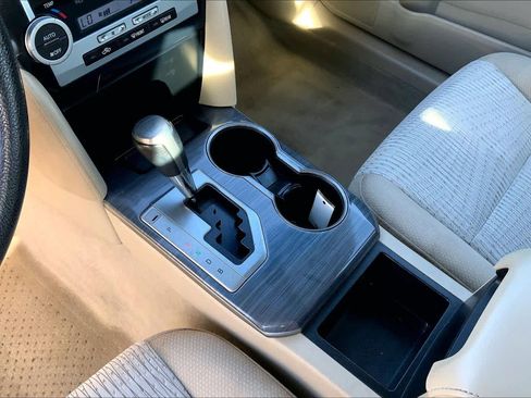 Used 2012 Toyota Camry LE image 15