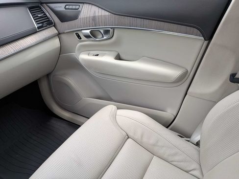 Certified 2024 Volvo XC90 B6 Ultimate w/ Lounge Package AWD/4WD image 20