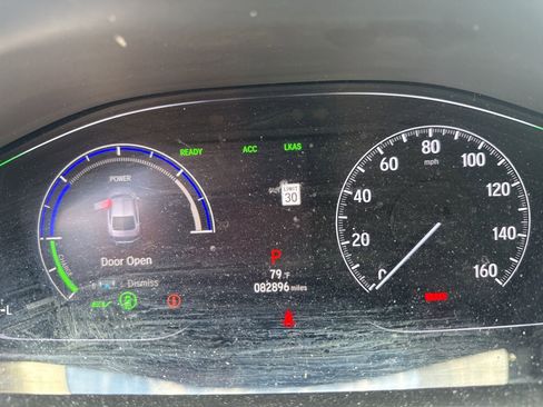 Used 2018 Honda Accord Touring image 2