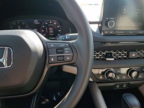 Certified 2025 Honda Accord SE image 22