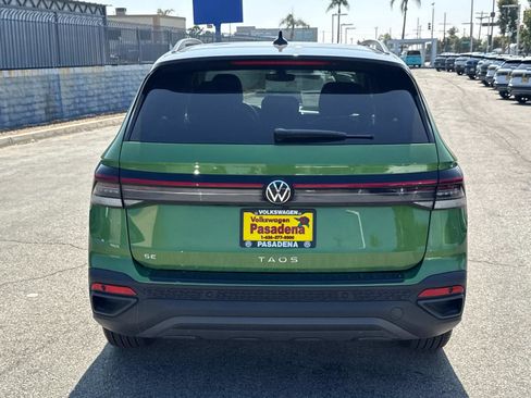 New 2025 Volkswagen Taos SE image 5