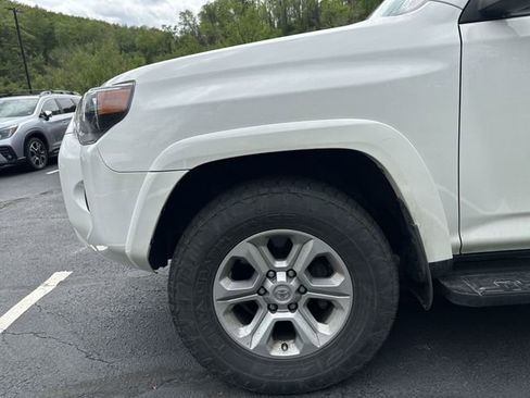 Certified 2021 Toyota 4Runner SR5 Premium w/ Moonroof Package AWD/4WD image 21