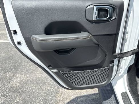 Used 2024 Jeep Wrangler Unlimited Sahara AWD/4WD image 22