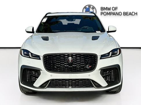 Used 2021 Jaguar F-PACE SVR image 2