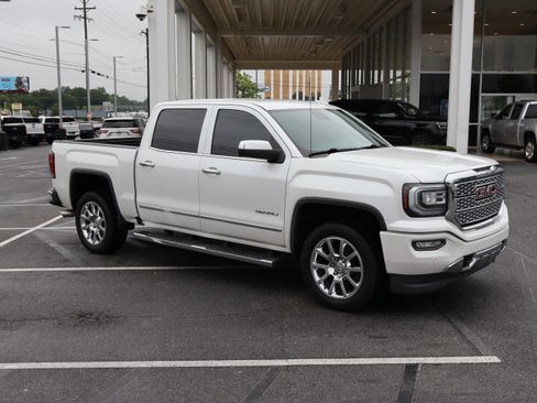 Used 2018 GMC Sierra 1500 Denali AWD/4WD image 2