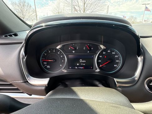 Used 2023 Chevrolet Traverse LT image 22