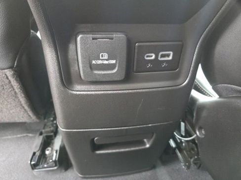 Used 2023 GMC Acadia SLT w/ Preferred Package image 58