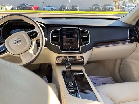 Used 2016 Volvo XC90 T6 Momentum w/ Momentum Plus Package image 4