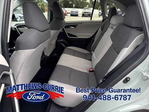 Used 2020 Toyota RAV4 XLE FWD image 12