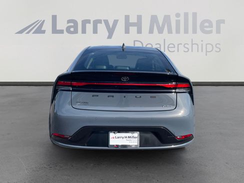 Certified 2025 Toyota Prius XLE image 4
