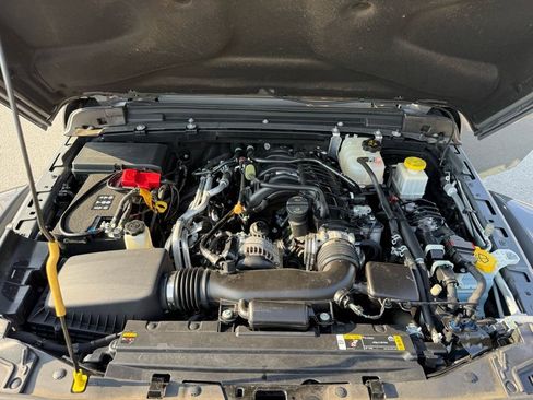 Used 2023 Jeep Gladiator Mojave w/ Cold Weather Group image 21