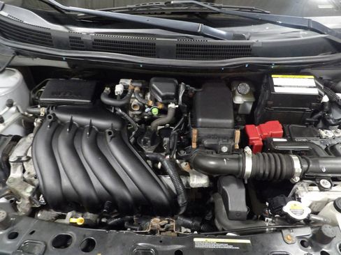 Used 2018 Nissan Versa SV image 15