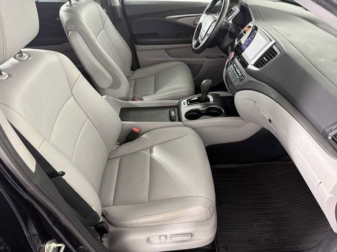 Used 2017 Nissan Titan SL RWD image 42