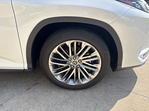 Used 2022 Lexus RX 450h AWD w/ Luxury Package image 13