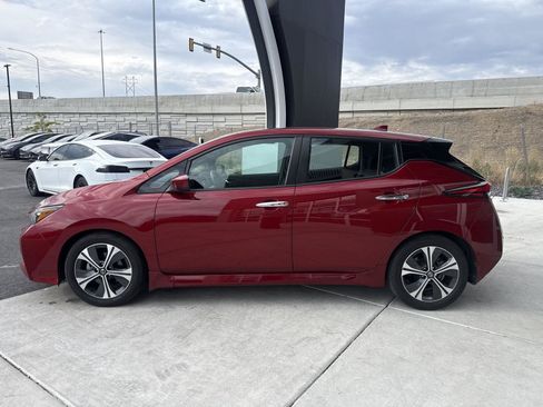 Used 2020 Nissan Leaf SV w/ Protection Package FWD image 5
