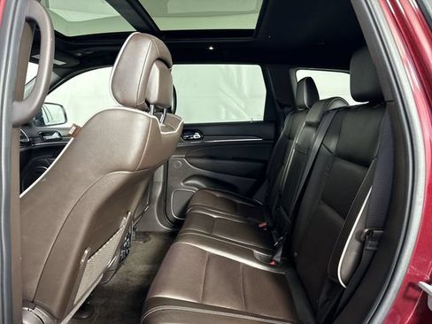 Used 2019 Jeep Grand Cherokee Overland AWD/4WD image 22