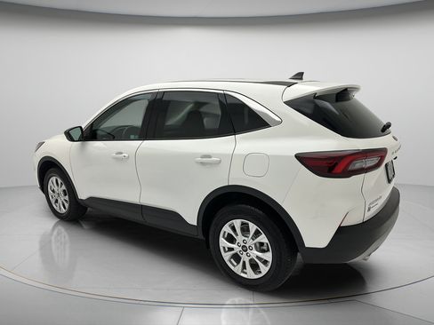 Used 2023 Ford Escape Active AWD/4WD image 4